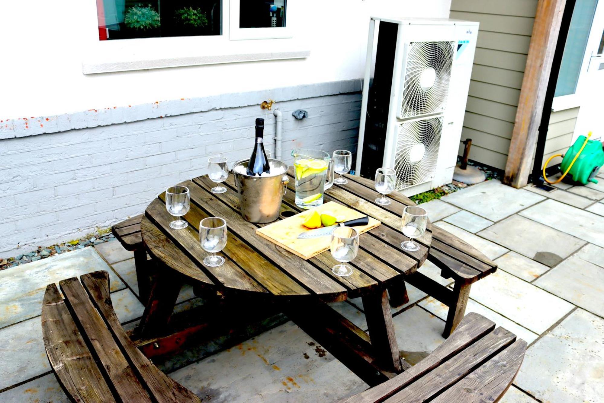 Four Corners Holiday Home Hot Tub & Sauna Ferndown Exteriör bild