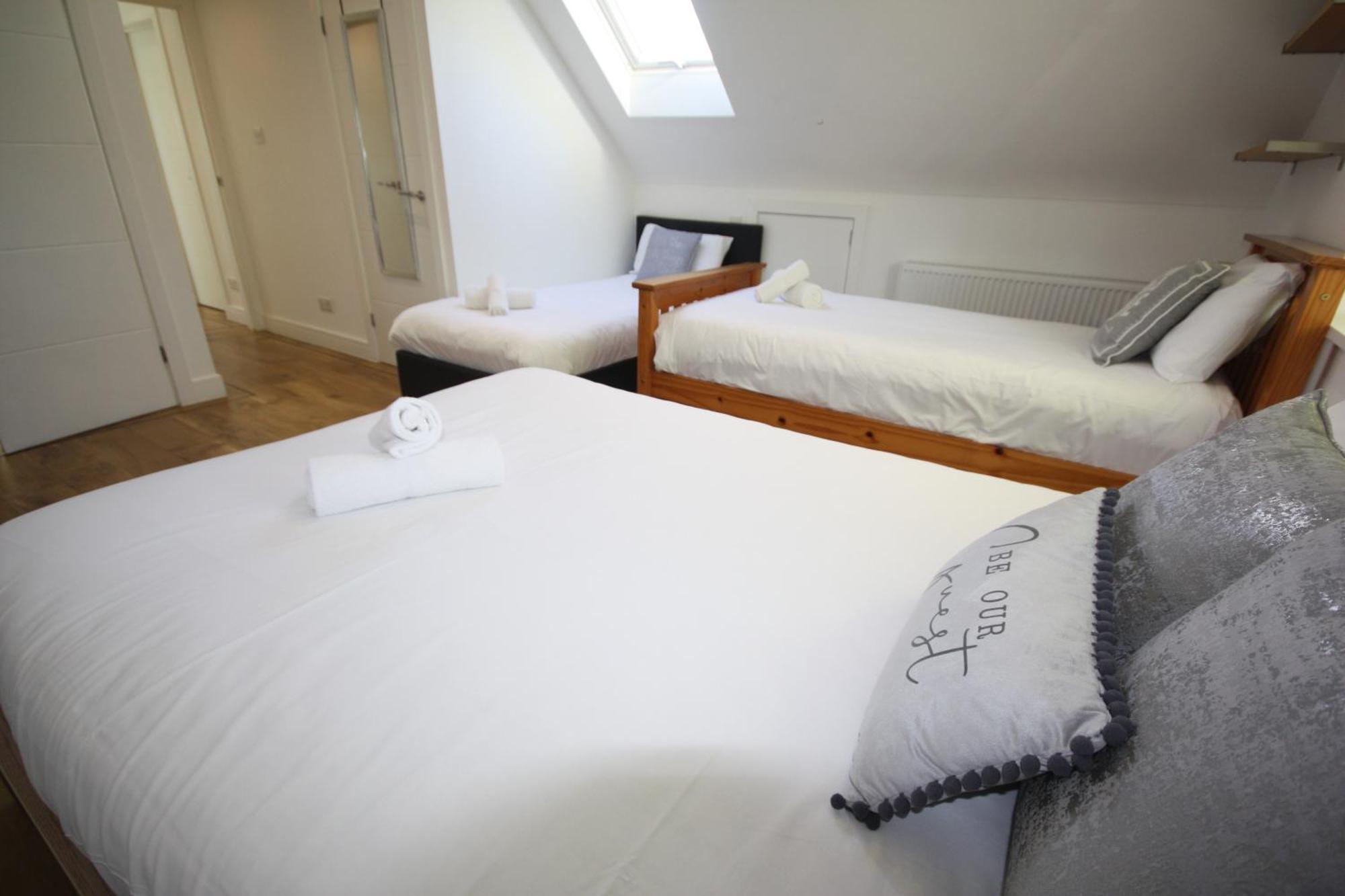 Four Corners Holiday Home Hot Tub & Sauna Ferndown Exteriör bild