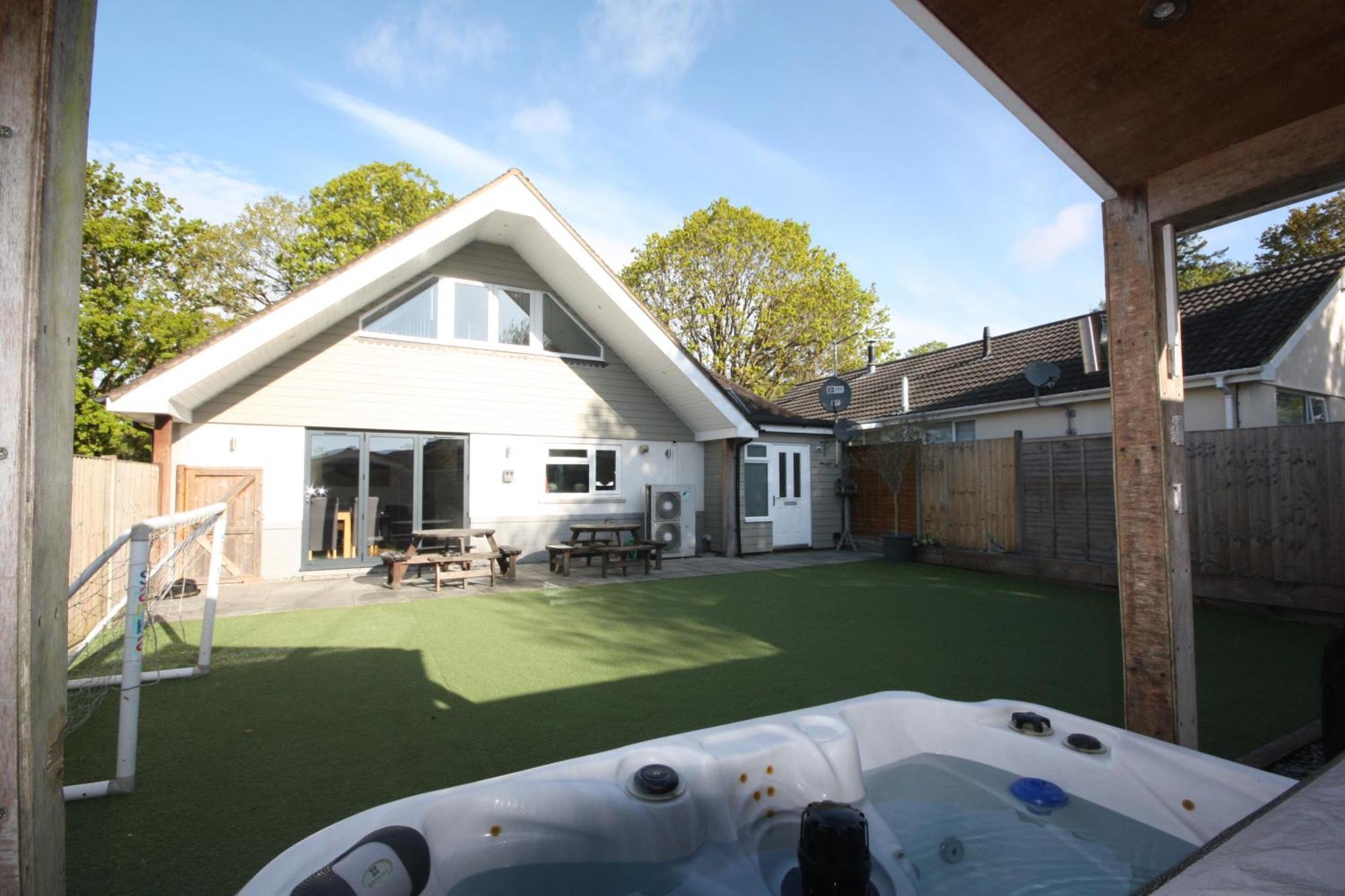 Four Corners Holiday Home Hot Tub & Sauna Ferndown Exteriör bild