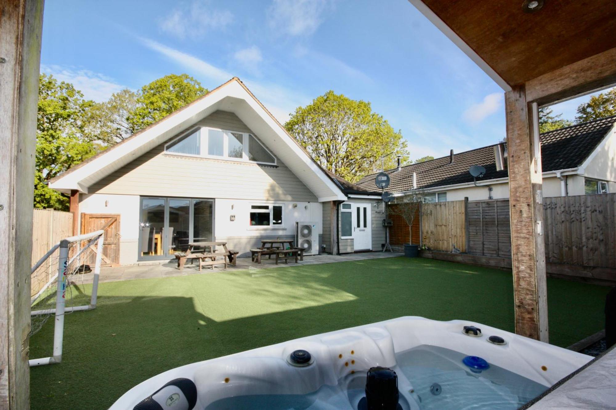 Four Corners Holiday Home Hot Tub & Sauna Ferndown Exteriör bild